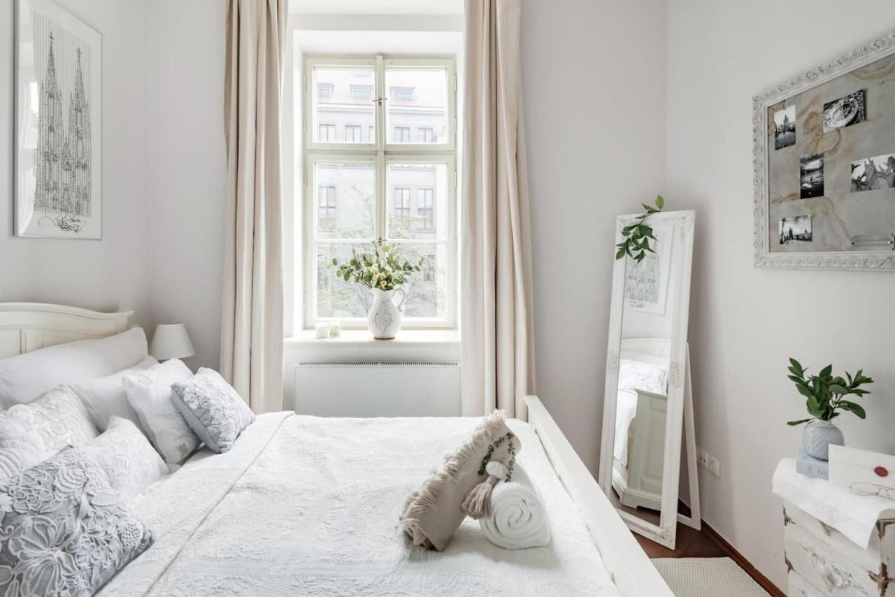 Old Town Square Apartment Praga Esterno foto